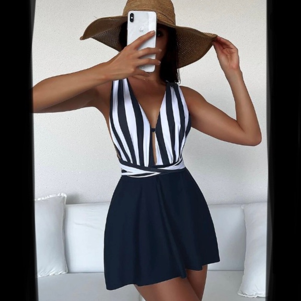 Black & White Swimwear Size8/10 Boutique New Chic Look